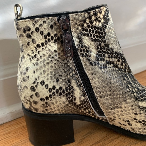 NWOT Blondo Elvina Snakeskin Boot - Picture 7 of 9